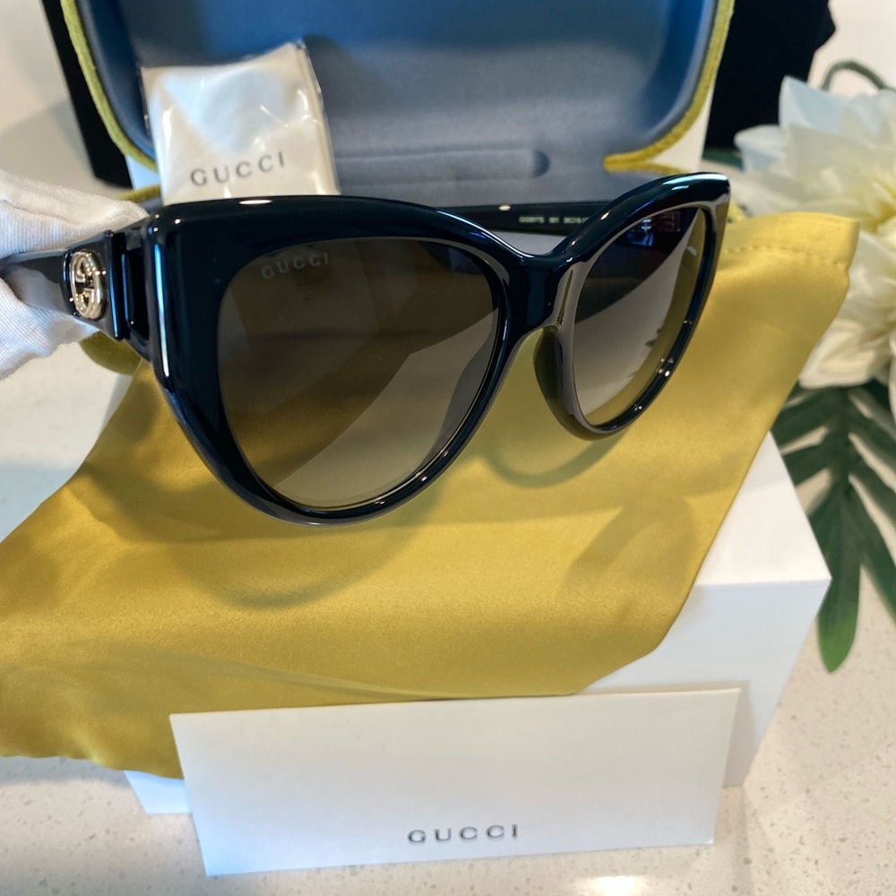 Gucci Black Cat-Eye Sunglasses